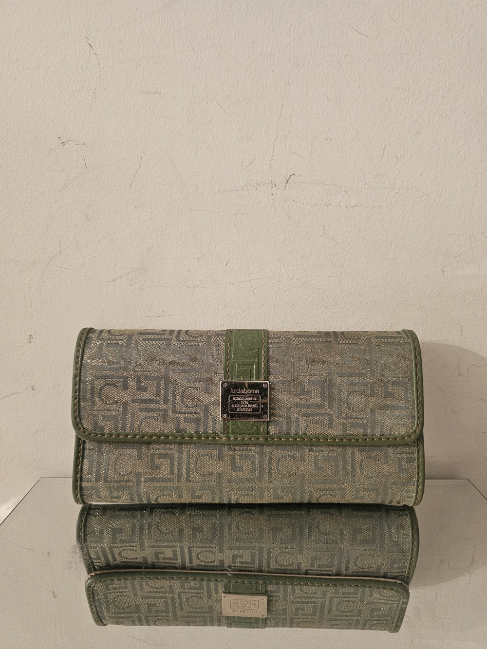 Liz Claiborne Olive Green Signature Clutch Wallet